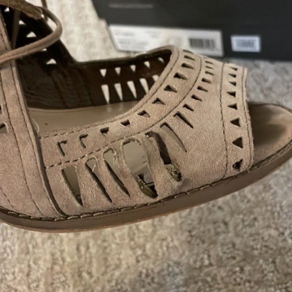 Vince Camuto Tarita - Smoke Cloud True Suede Sandals - Picture 7 of 7